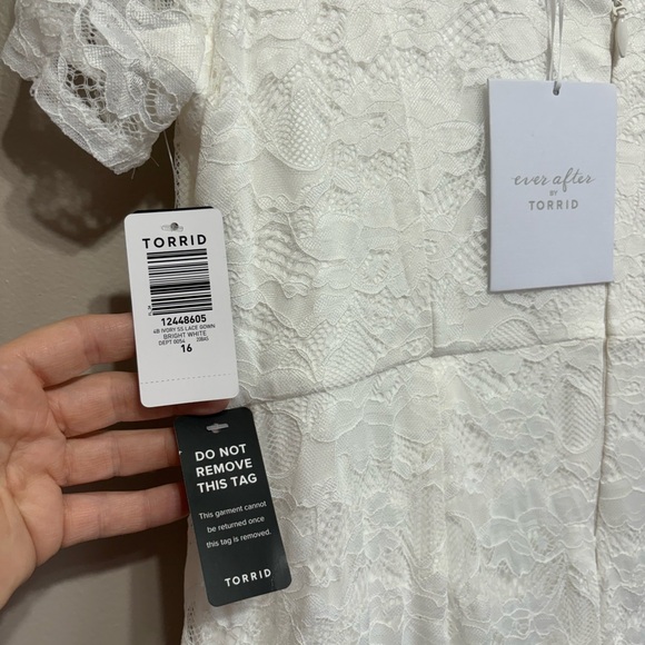NWT Torrid Wedding Dress - Picture 6 of 10